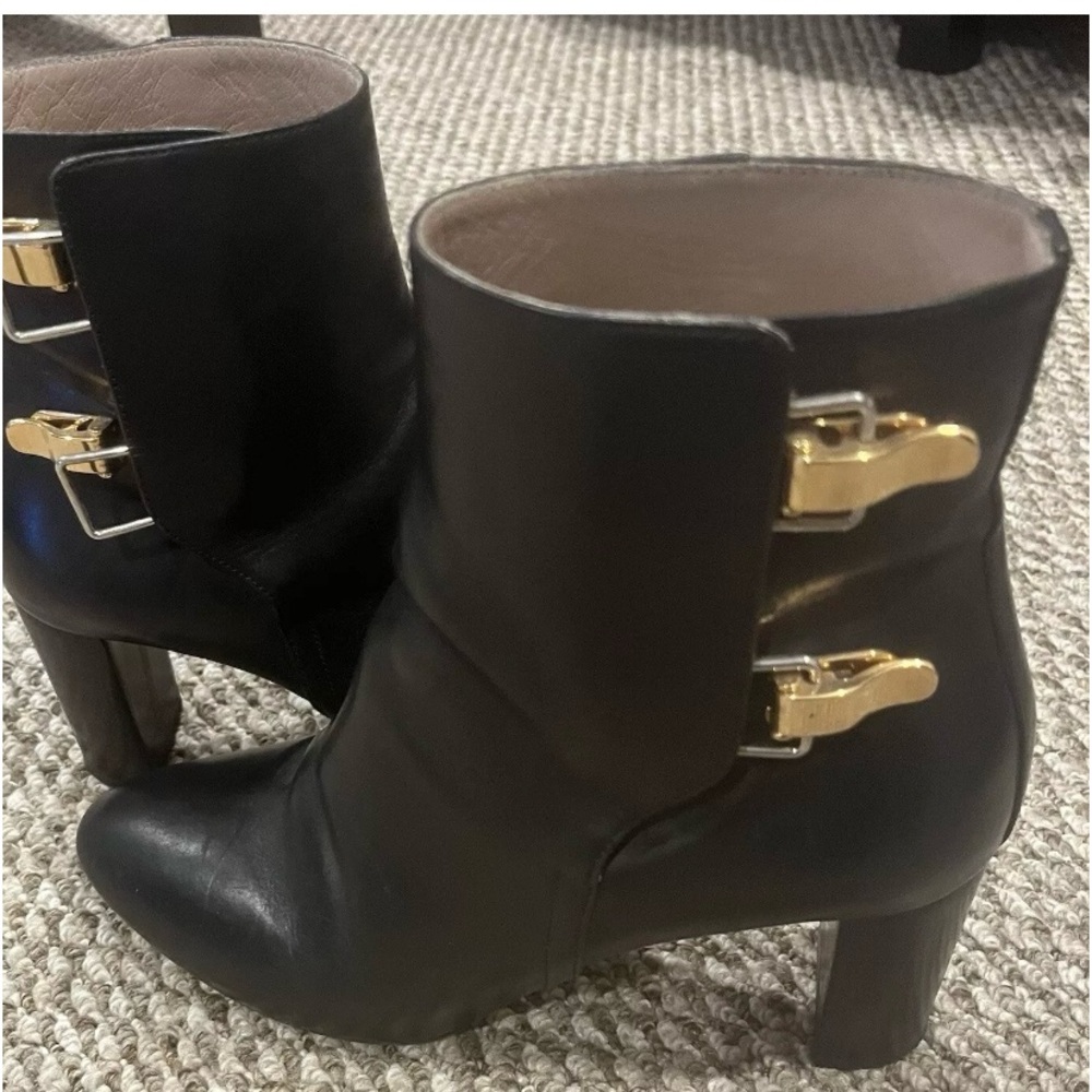 Preowned LEATHER CHLOE black and gold ankle boots size 39 1/2 heel 3 inches